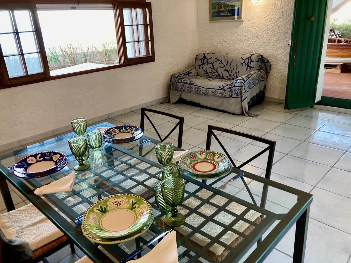 Villa Angela Santa Teresa Gallura Eksteriør billede