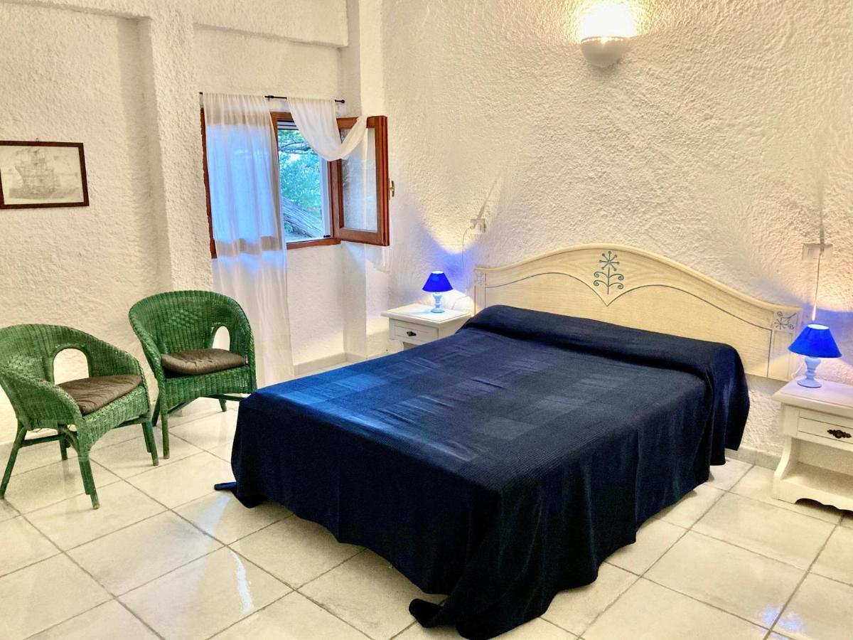 Villa Angela Santa Teresa Gallura Eksteriør billede